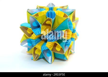 Origami kusudama fiore blu e giallo Foto Stock