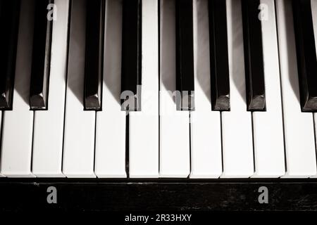 Vecchia tastiera per pianoforte Foto Stock