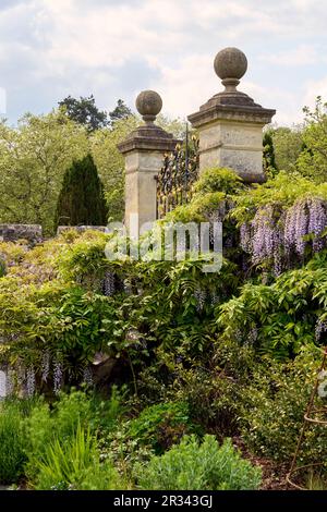 Posti d'ingresso nei giardini del Castello di St Fagans, del Museo Nazionale di Storia di St Fagans, di St Fagans, Cardiff, Galles del Sud Foto Stock