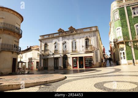 Tradizionale edificio piastrellato verde, Città Vecchia, Lagos, Algarve, Portogallo Foto Stock