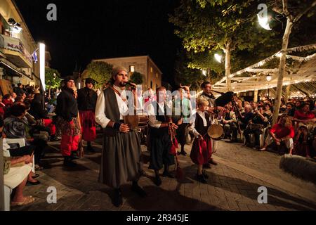 Musicos con traje tradicional, fiestas de la Beata, vinculadas con la beatificación de Sor Caterina Tomàs. Santa Margalida. Mallorca. Islas Baleares. España. Foto Stock