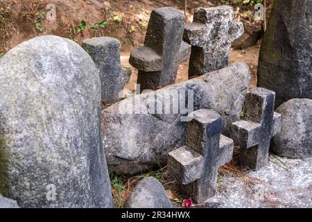 Deidad Pascual Abaj, situado en su altare, cerro Turkaj, Chichicastenango, Quiché, Guatemala, America centrale. Foto Stock