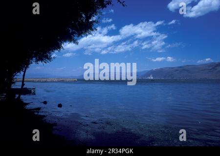 Il paesaggio della città di Dalì sul lago Er Hai nella provincia di Yunnan in Cina nell'Asia orientale. Cina, Yunnan, aprile 1996 Foto Stock