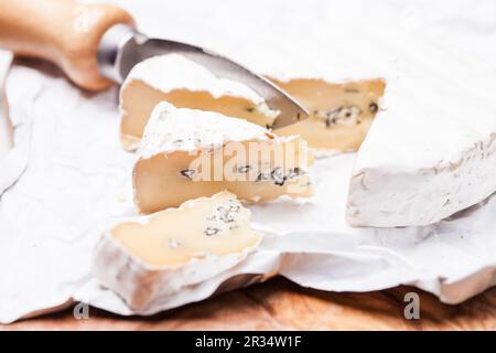 Formaggio con due stampo Foto Stock