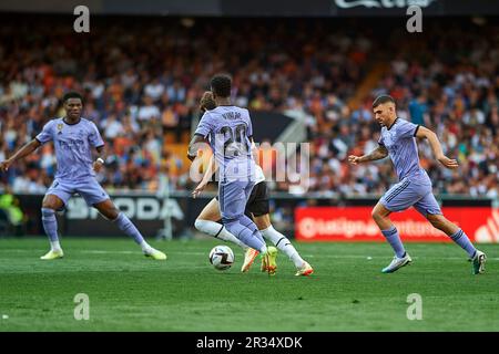 Vinicius Paixao de Oliveira junior di Real Madrid CF, Karim Benzema di Real Madrid CF, Javier Guerra di Valencia CF visto in azione durante la Liga Foto Stock