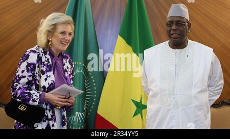 Dakar, Senegal. 22nd maggio, 2023. La principessa Astrid del Belgio e il presidente senegalese Macky Sall hanno raffigurato in udienza con il presidente del Senegal, al Palazzo Presidenziale, il primo giorno di una missione economica nella repubblica del Senegal, a Dakar, in Senegal, lunedì 22 maggio 2023. BELGA PHOTO BENOIT DOPPAGNE Credit: Belga News Agency/Alamy Live News Foto Stock