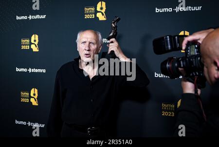 AMSTERDAM - Herman van Veen durante la presentazione dei Buma Awards a Tuschinski. I premi sono assegnati a compositori, lirici e ai loro editori musicali in varie categorie. ANP RAMON VAN FLYMEN olanda fuori - belgio fuori Foto Stock