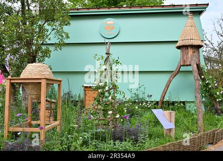 Londra, Regno Unito. 22nd maggio, 2023. Chelsea, Londra, Regno Unito il 22 2023 maggio. The Newt in Somerset 'Bee Houses' Garden al RHS Chelsea Flower Show al Royal Hospital Chelsea, Londra, Regno Unito il 22 2023 maggio. Credit: Francis Knight/Alamy Live News Foto Stock