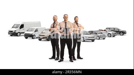 Guardie di sicurezza in uniforme davanti ai veicoli parcheggiati, isolate su sfondo bianco Foto Stock