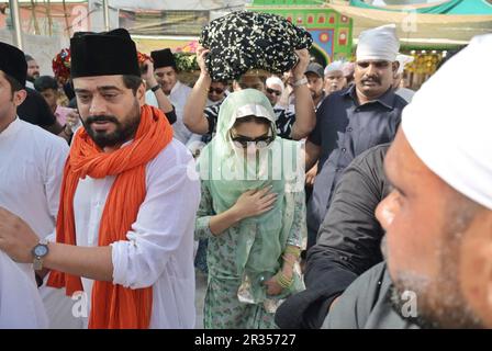 Ajmer, India. 21st maggio, 2023. L'attrice di Bollywood Sara Ali Khan ha visitato Ajmer Sharif Dargah, per cercare benedizioni per il suo prossimo film Zara Hatke Zara Bachke. La commedia romantica è anche protagonista Vicky Kaushal ed è diretta da Laxman Utekar. (Foto di Shaukat Ahmed/Pacific Press) Credit: Pacific Press Media Production Corp./Alamy Live News Foto Stock