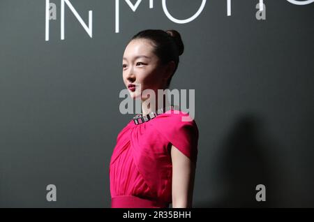 Cannes, Francia, 21st maggio 2023. Zhou Dongyu arriva al premio Kering Women in Motion durante il Festival del Cinema di Cannes 76th a Cannes, Francia. Credit: Doreen Kennedy/Alamy Live News. Foto Stock