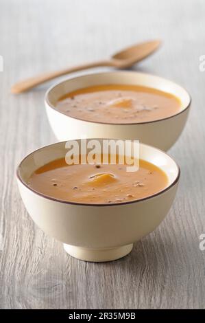 Crema di zuppa di zucca con noce moscata Foto Stock