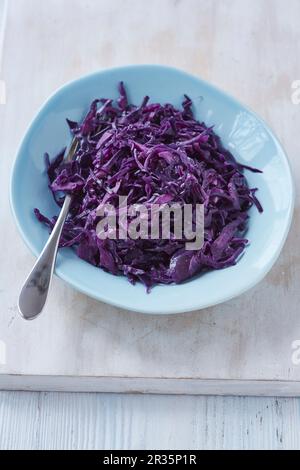 Cavolo rosso brasato in aceto di vino rosso Foto Stock