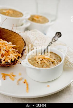 Budino di patate dolci con cocco (Caraibi) Foto Stock