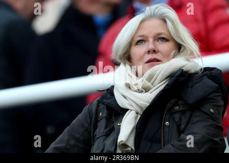 Newcastle, Regno Unito. 22nd maggio 2023 il presentatore televisivo della BBC Dawn Thewlis guarda dallo stand durante la partita della Premier League tra Newcastle United e Leicester City a St. James's Park, Newcastle, lunedì 22nd maggio 2023. (Foto: Mark Fletcher | NOTIZIE MI) Credit: NOTIZIE MI & Sport /Alamy Live News Foto Stock