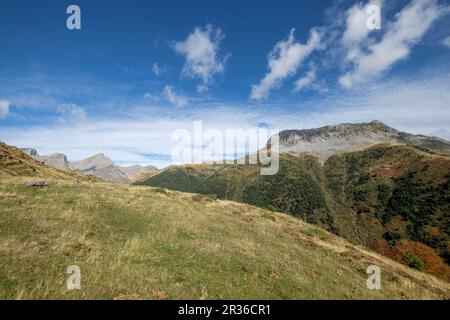 Pico de la ralla, 2146 mts, -Mallo de las Foyas-, Valle di Heche, valli occidentali, catena pirenaica, provincia di Huesca, Aragona, Spagna, Europa. Foto Stock