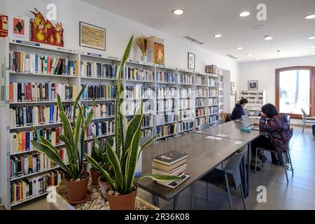 Biblioteca comunale gestita dal consiglio comunale, Aula de la Mar, centro di interpretazione dell'ambiente marino, Can Salas, Palma, Mallorca, Isole Baleari, Spagna. Foto Stock