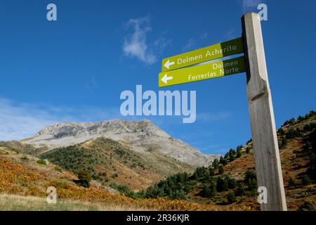 Pico de la ralla, 2146 mts, -Mallo de las Foyas-, Valle di Heche, valli occidentali, catena pirenaica, provincia di Huesca, Aragona, Spagna, Europa. Foto Stock