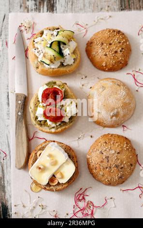 Vari panini al formaggio Foto Stock