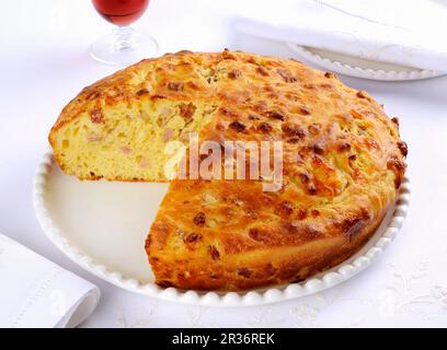 Pizza rustica (un italiano torta salata) Foto Stock