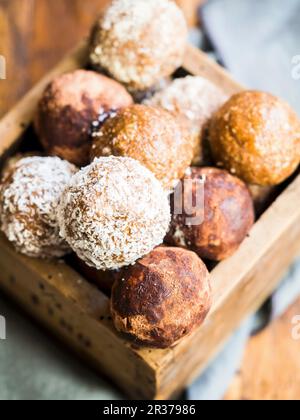 Mix di sfere di proteine energetiche fatte in casa Foto Stock
