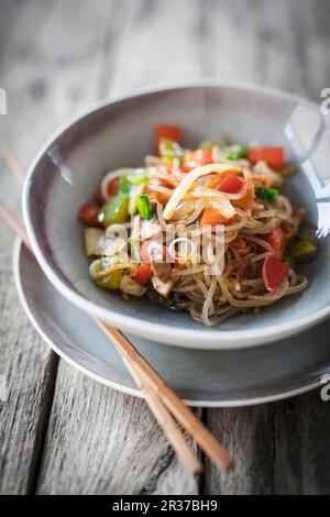 Japchae: Noodles di patate con Verdure (ricetta coreana)