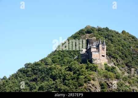SANKT GOARSHAUSEN, GERMANIA, 2 SETTEMBRE: Castello di Katz sopra Sankt Goarshausen, Germania il 2 settembre 2013. Il castello di Katz è stato costruito nel 14th ° secolo Foto Stock