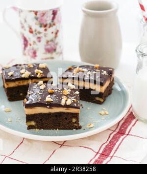 Cappuccino brownie con noci tritate Foto Stock
