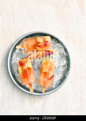 Lollie di ghiaccio di frutta fatte in casa Foto Stock