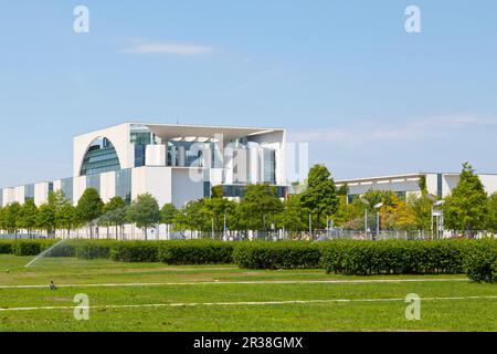 Berlino, Germania - Giugno 02 2019: La Cancelleria tedesca (in tedesco: Bundeskanzleramt) è un'agenzia che serve l'ufficio esecutivo del Cancelliere di Germa Foto Stock