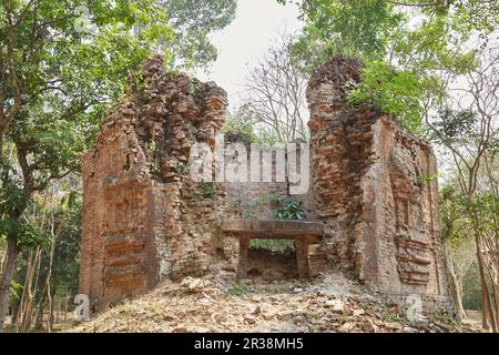 Le rovine pre-angkoriane di Sambor Prei Kuk in Cambogia dimostrano le origini dell'architettura Khmer Foto Stock