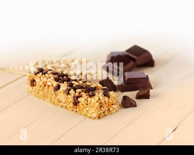 Barra dei cereali con cioccolato Foto Stock