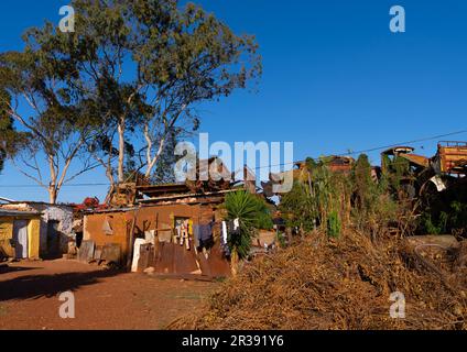 Case nel cimitero delle cisterne militari, Regione Centrale, Asmara, Eritrea Foto Stock