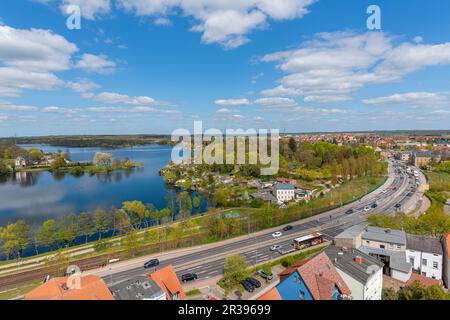 Vista dalla chiesa di St.Marien sulla città di campagna di Waren, Mueritz, Mecklemburgische Seenplatte, Meclemburgo-Pomerania occidentale, Germania Est, Europa Foto Stock