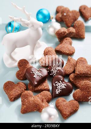 Biscotti natalizi a forma di cuore, Svizzera Foto Stock