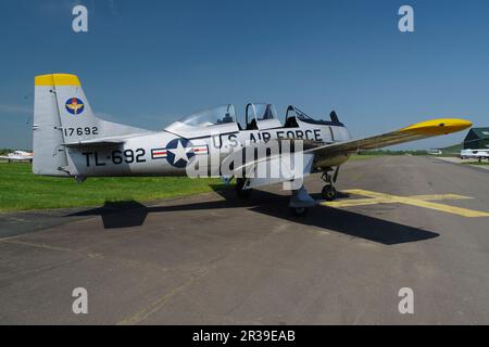 Nord America T-28 Trojan 17692, G-TROY, Sleap Airfield, Shropshire, Inghilterra, Foto Stock