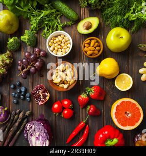 Foto della vita morta di frutta e verdura fresca Foto Stock