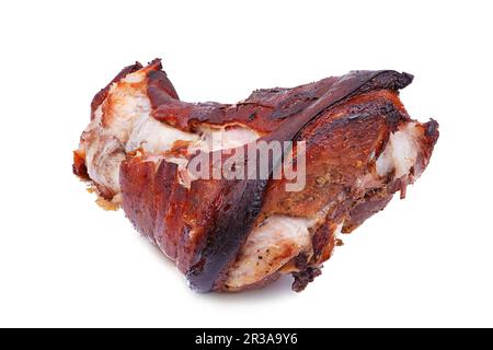 Stinco di maiale arrosto. Cucina ceca. Knuckle di maiale tedesco alla griglia isolato su sfondo bianco. Foto Stock