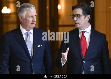 Bruxelles, Belgio. 23rd maggio, 2023. Re Filippo - Filip del Belgio e della Repubblica della Macedonia settentrionale il presidente Stevo Pendarovski arriva per un'udienza del re belga con il presidente della Repubblica della Macedonia settentrionale Nauseda, al Castello reale di Laken/Laeken, Bruxelles, martedì 23 maggio 2023. BELGA PHOTO LAURIE DIEFFEMBACQ Credit: Belga News Agency/Alamy Live News Foto Stock