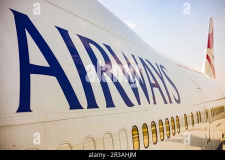 Johannesburg, Sud Africa - 08 maggio 2012: British Airways Boeing 747-400 parcheggiata sul asfalto in un aeroporto Foto Stock