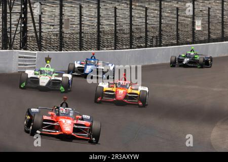 Indianapolis, Stati Uniti. 22nd maggio, 2023. INDIANAPOLIS, INDIANA - 22 MAGGIO: I piloti praticano l'Indy 500 all'Indianapolis Motor Speedway il 22 maggio 2023 a Indianapolis, Indiana. Credit: Jeremy Hogan/Alamy Live News Foto Stock