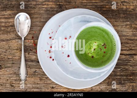 Ramsons (aglio selvatico) una minestra Foto Stock