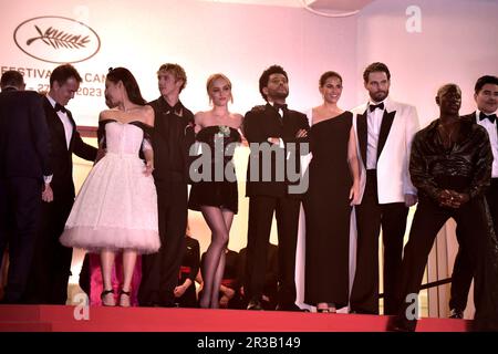 Cannes, Francia. 22nd maggio, 2023. CANNES, FRANCIA - MAGGIO 22: Troye Sivan, Ashley Levinson, Sam Levinson, Lily-Rose Depp, Abel “The Weeknd Tesfaye, Rachel Sennott, Moses Sumney, Sophie Mudd, Hari Nef, Da'vine Joy Randolph, Jennie Ruby Jane, Reza Fahimpresenziate al tappeto rosso 'The Idol' durante il 76th° festival annuale del cinema di Cannes al Palais des Festivals il 22 maggio 2023 a Cannes, Francia. Credit: dpa/Alamy Live News Foto Stock