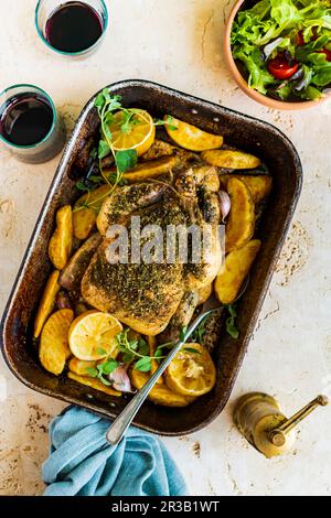 Pollo arrosto con Zaatar e limone Foto Stock