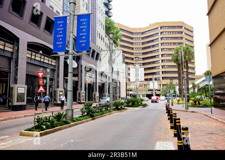 Vista esterna del Sandton Convention Centre da Maude Street Foto Stock