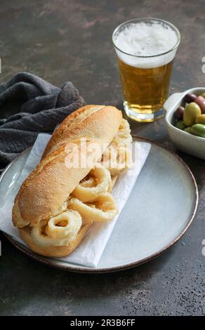 Sandwich calamari Foto Stock