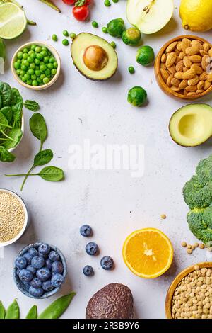 Ortaggi, frutta, lenticchie e mandorle Foto Stock