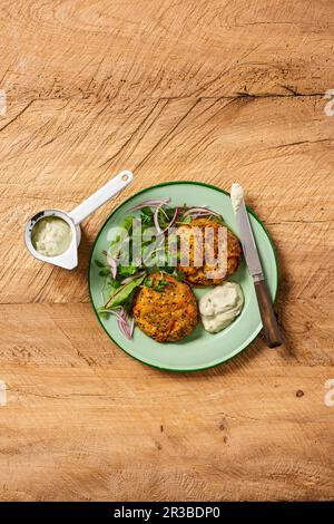 Salmone e carote Pesce torte Foto Stock