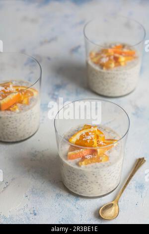 Dessert Chia con arance Foto Stock