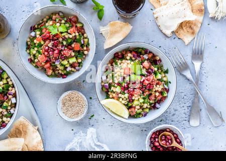 Tabouleh - insalata di prezzemolo libanese con couscous Foto Stock